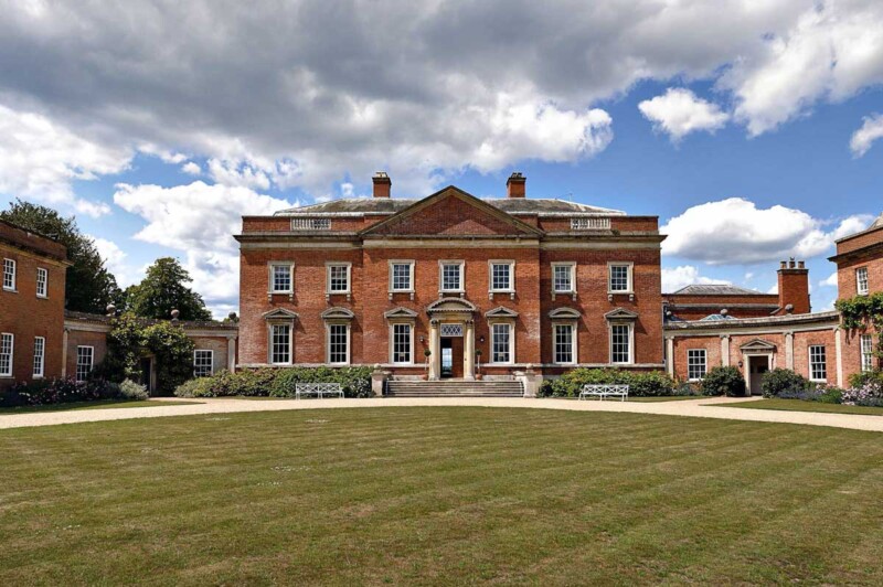 Kelmarsh Hall Walnut Tree Inn, Northampton